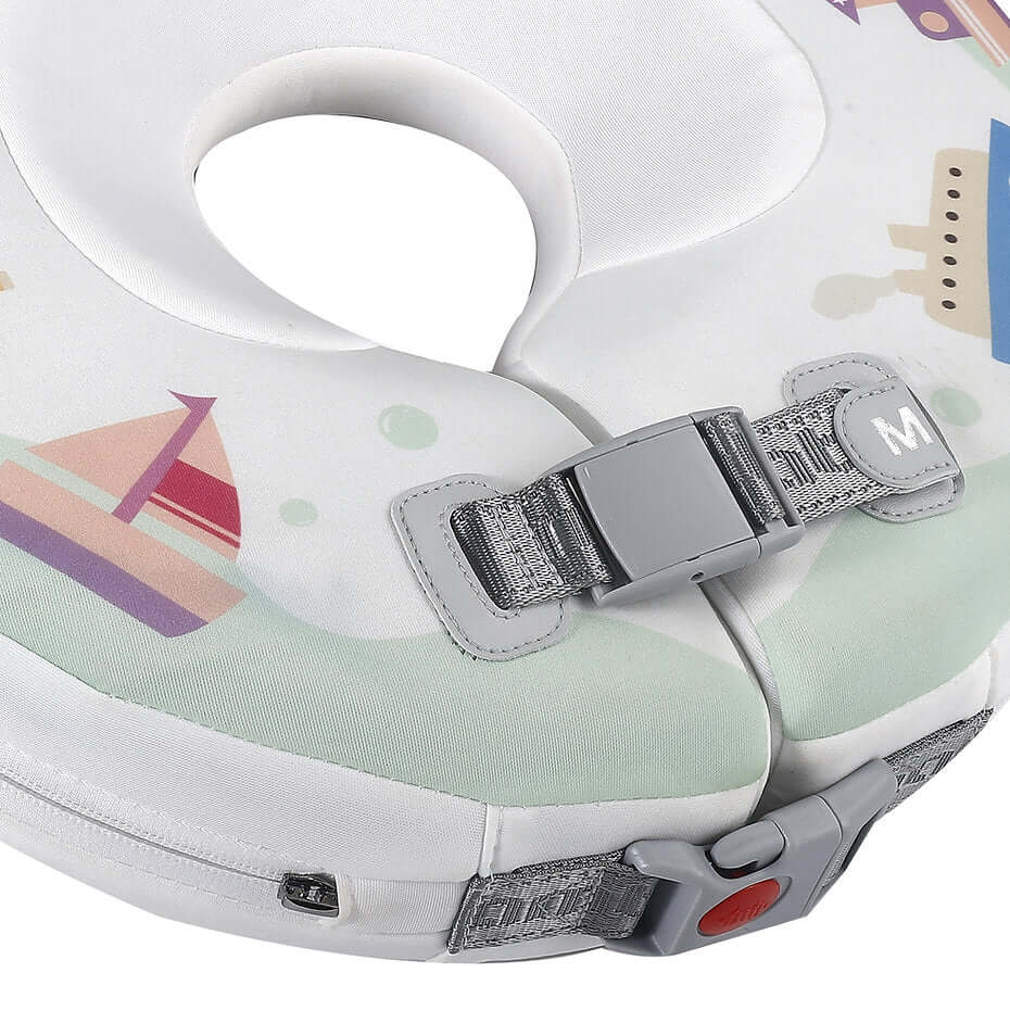 Flotador de cuello bebé sin aire Mambobaby™ Barcos – Aro de natación sin aire verde: detalle del asa/cierre y correas con...